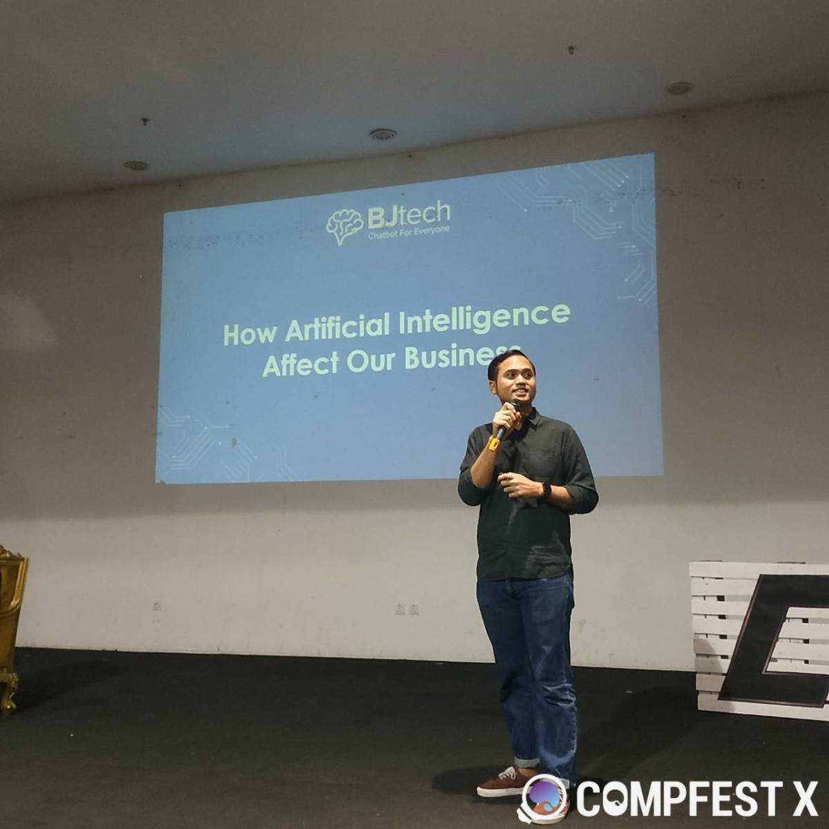 Seminar COMPFEST X: How Artificial Intelligence Changes Our Lives